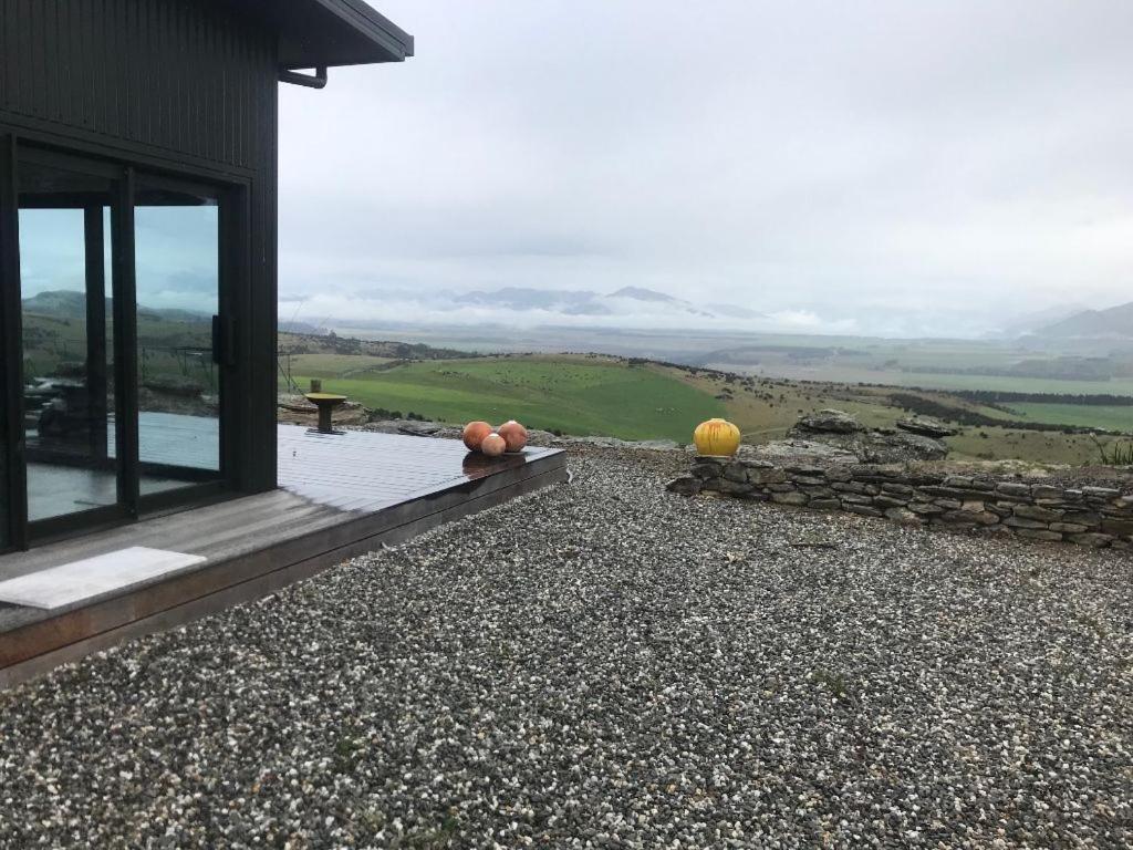 Top Of The World Studio Nestled In The Rock Queensberry Exterior photo